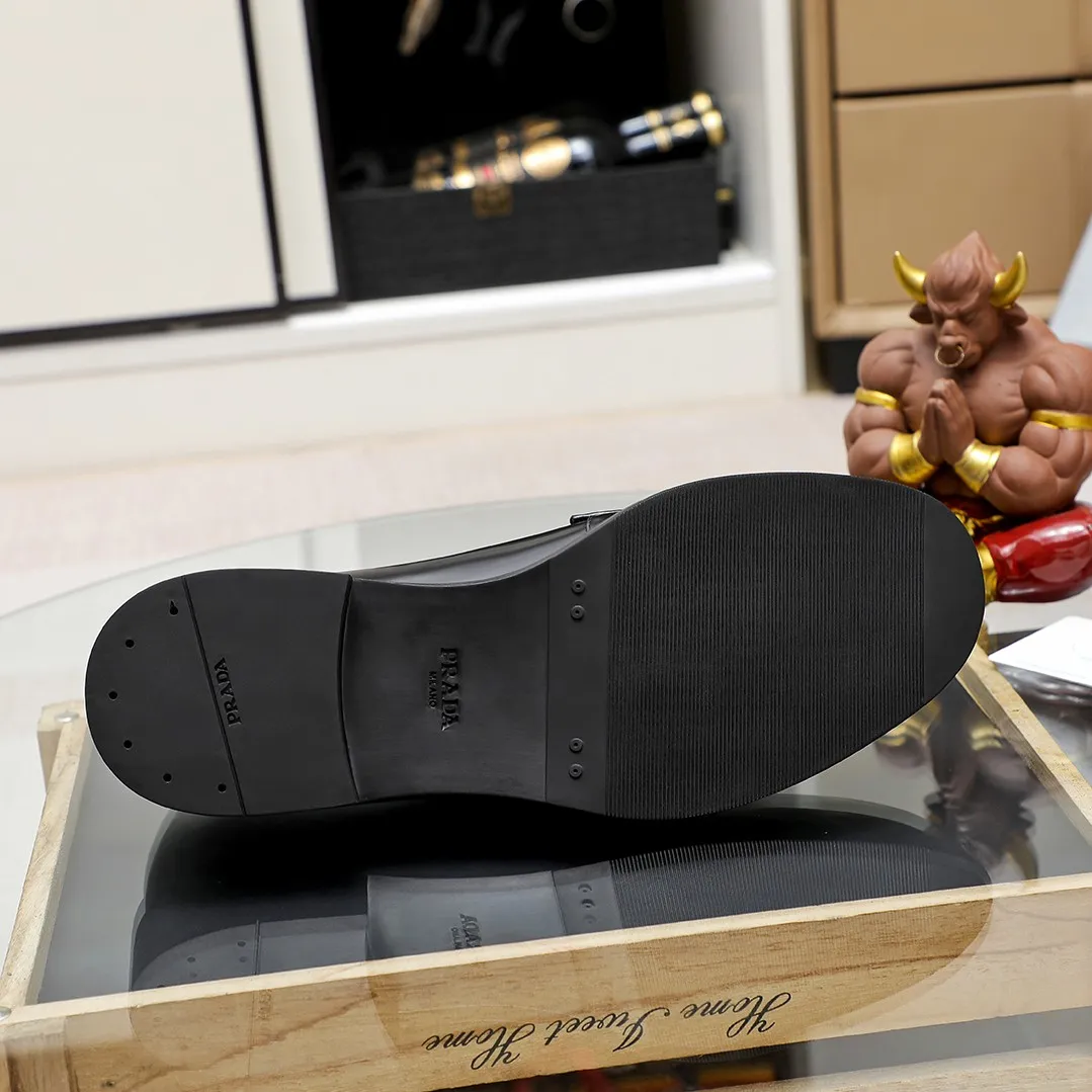 Men's shoes 💰620 💰💰🎩🎩【Prada】Counter 1:1⬆️original reproduction, absolute quality🆗original outsole, high-quality imported rubber, wear-resistant and non-slip, never degummed, upper material: imported first-layer cowhide➕anti-slip foam outsole, official website material, inner material: water-dyed leather lining, 3 colors available! Code number 38-44 (45. Can be customized)
